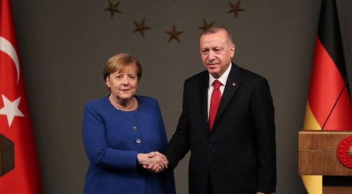 RND: ΕΕ και Μέρκελ μπροστά στα συντρίμμια της ευρωπαϊκής πολιτικής έναντι της Τουρκίας