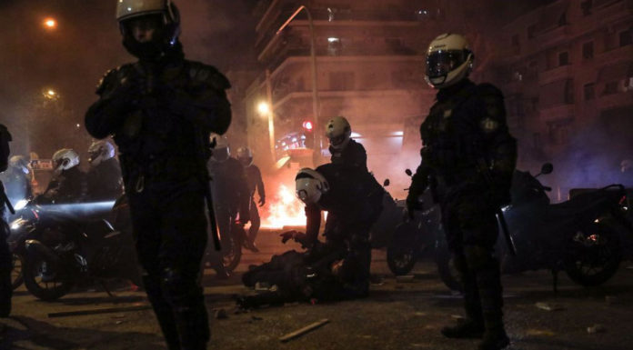 Νέα Σμύρνη : Ταυτοποιήθηκε ένας από τους δράστες της επίθεσης εναντίον του αστυνομικού