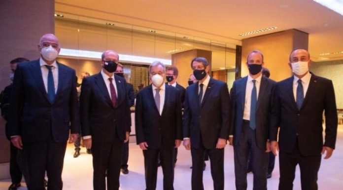 Τα τρία σενάρια της άτυπης πενταμερούς