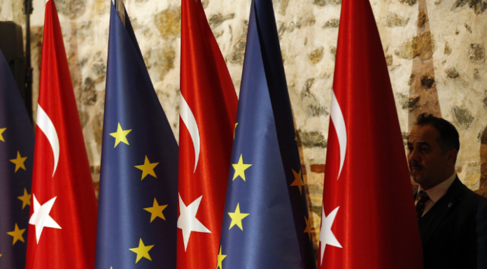 Σχέσεις ΕΕ-Τουρκίας: σε ιστορικό χαμηλό, τονίζουν οι ευρωβουλευτές