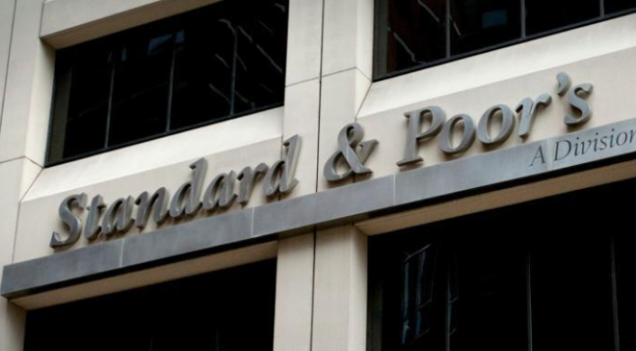 S&P: Αναβάθμιση των ελληνικών τραπεζών σε Β και Β+