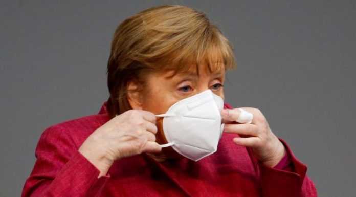 Άνγκελα Μέρκελ: Δεν ενημέρωσε επαρκώς τη γερμανική Βουλή για την Ελλάδα το 2015 – Τι αναφέρει το Συνταγματικό Δικαστήριο