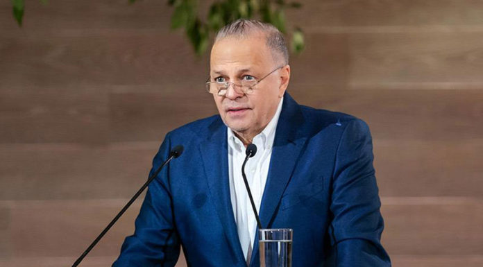 Μυτιληναίος: Τα «μεγάλα παιδιά» στην… πίστα-Alter Ego: Με το «καλημέρα» υπερκάλυψη!-Ερχεται ντιλ στον κάμπο