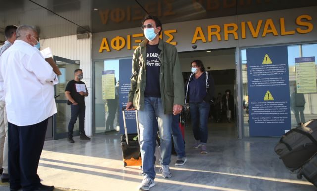 FT: Η Ελλάδα δίνει τον τόνο για τα καλοκαιρινά ταξίδια στην Ευρώπη