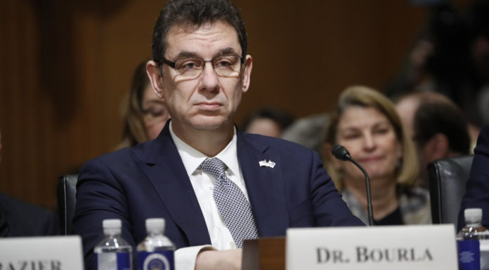 Μπουρλά: Νέο, πιο εύχρηστο εμβόλιο της Pfizer μέχρι το καλοκαίρι- Η διαφορά του από το υπάρχον