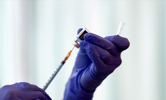 Διχασμένοι οι ευρωβουλευτές για τις πατέντες των εμβολίων COVID-19