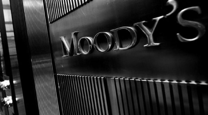 Moody’s: Οι μεταρρυθμίσεις στηρίζουν το πιστωτικό προφίλ της Ελλάδας