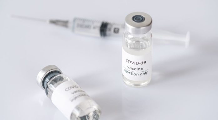 Μόσιαλος: Ποσοστά 70-75% δεν αρκούν για ανοσία απέναντι στη παραλλαγή Δέλτα