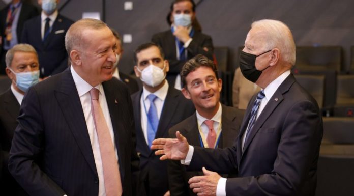 ΗΠΑ – Τουρκία: Πόσο παραγωγική ήταν η συνάντηση Ερντογάν – Μπάιντεν;
