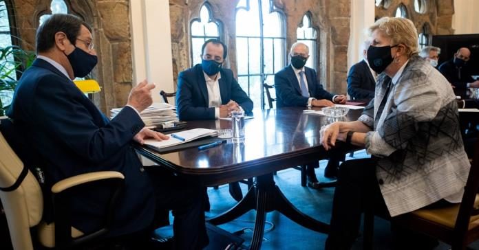 Ήρθε με ιδέες η Λουτ – Νέα πενταμερή θέλει ο ΓΓ