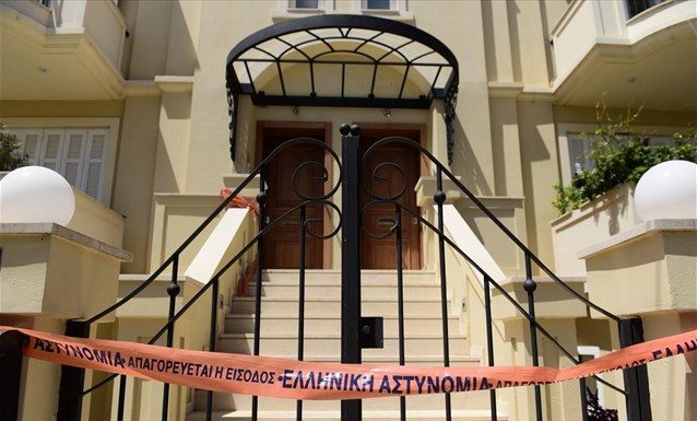 NZZ: «Δημοσιογραφία ταμπλόιντ από τα ελληνικά κανάλια »