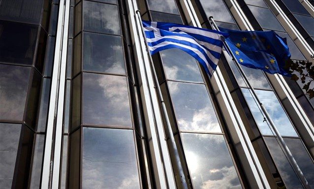 Στο 2% ο ευρωπληθωρισμός- Σε αρνητικό έδαφος η Ελλάδα