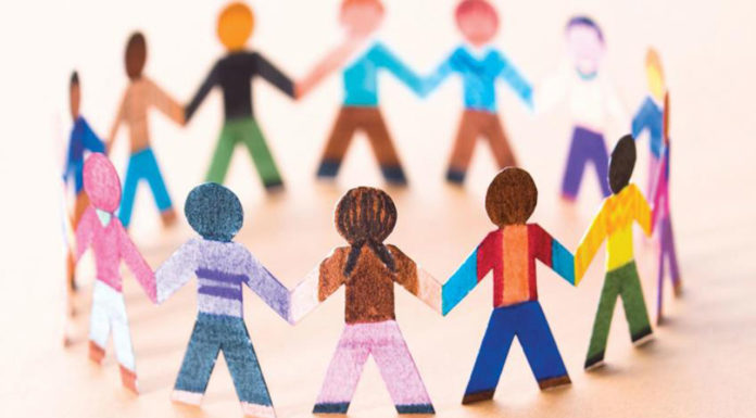 Φθάνει με τις λέξεις που κουράζουν… Του Ηλία Καραβόλια