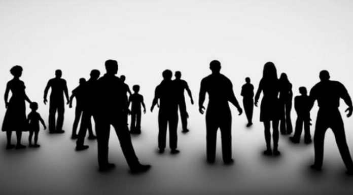 Η εποχή της υπερτροφικής αναπαράστασης… Του Ηλία Καραβόλια