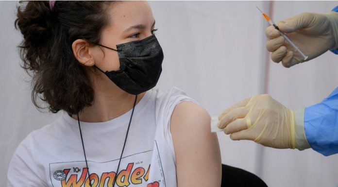 Κορωνοϊός: Οι εμβολιασμένοι μεταδίδουν λιγότερο τον ιό ακόμη κι αν μολυνθούν