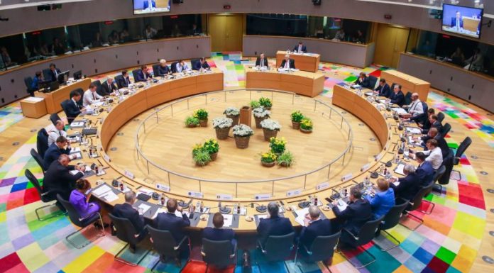 Το σύνδρομο κατωτερότητας της Δύσης απέναντι στη Ρωσία