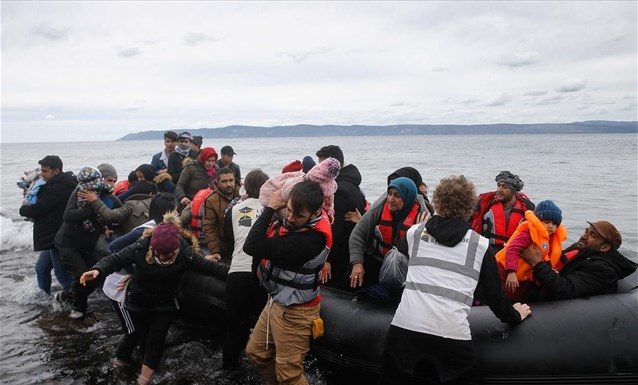 Λέσβος: Τέσσερα μέλη ΜΚΟ και 6 αλλοδαποί σε κύκλωμα που έφερνε μετανάστες στο Βόρειο Αιγαίο