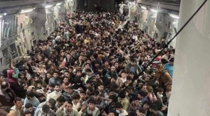 Αφγανιστάν – Συγκλονιστική εικόνα με 600 άνθρωπους στοιβαγμένους σε αεροσκάφος