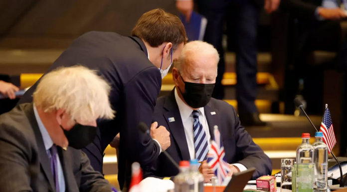 AUKUS – «Μήνυμα» στον Μπάιντεν: Μην περιμένει συμφιλίωση με Μακρόν