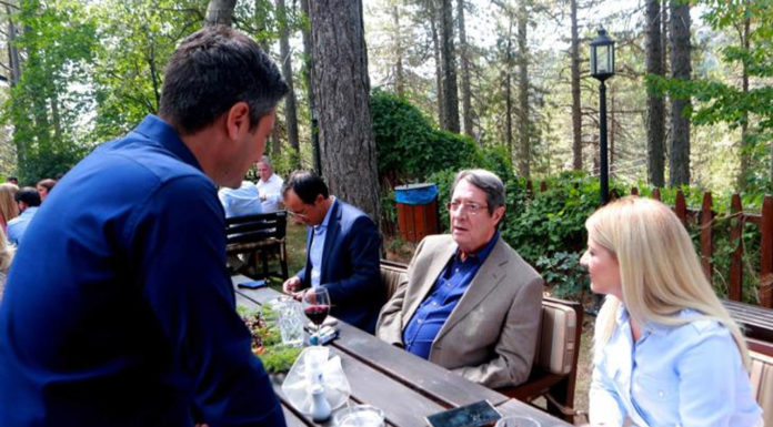 Η πρόταση έχει ουσία τελικά, αλλά μόνο ο Πρόεδρος το αντελήφθη