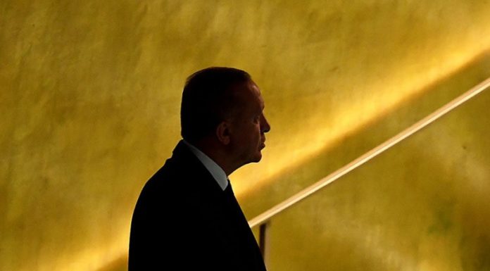 Ξεφτίζει το διπλωματικό άστρο του Ερντογάν