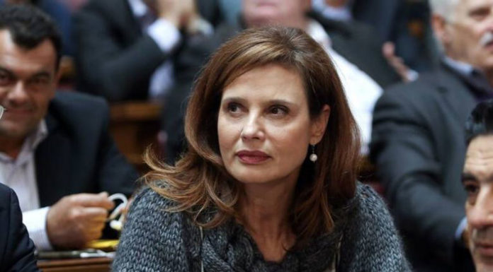 Με το βλέμμα στην επόμενη μέρα… Της Κατερίνας Μπατζελή
