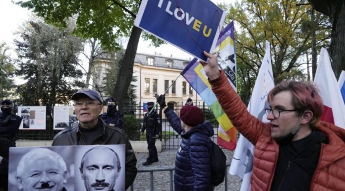 Polexit: Ήρθε η σειρά της Πολωνίας, μετά το Brexit;