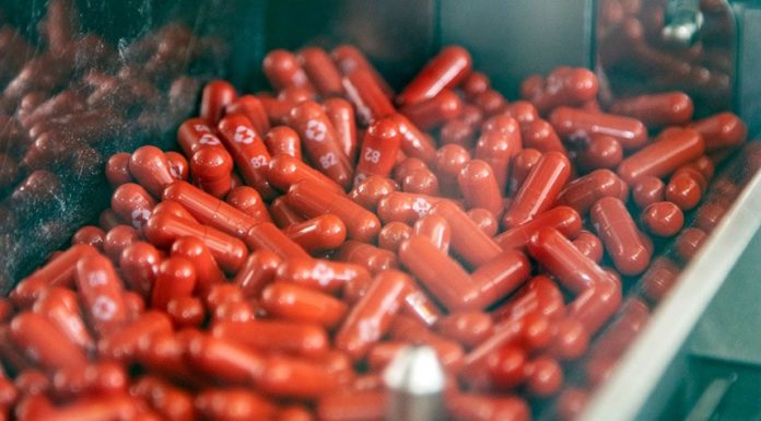 ΗΠΑ: Η Merck ζητεί έγκριση για το χάπι κατά του κορωνοϊού