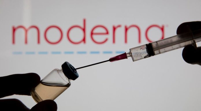 Διευθύνων σύμβουλος Moderna: Πολύ λιγότερο αποτελεσματικά τα εμβόλια κατά της Όμικρον