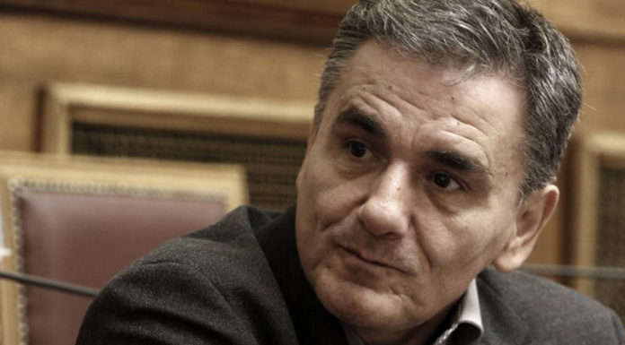 Ευκλείδης Τσακαλώτος – Η οικονομική πολιτική της ΝΔ – Τα βασικά μακροοικονομικά που επιλέγει να παραβλέπει