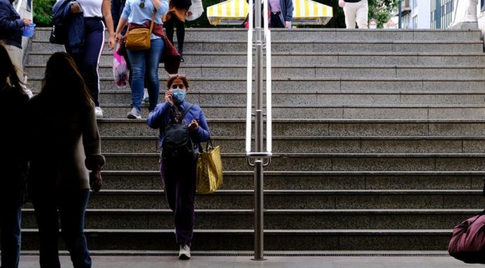 Οι Έλληνες Μετά Από 20 Μήνες Πανδημίας