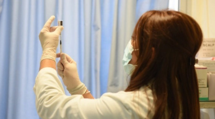 Εμβόλια Pfizer/Moderna: Πόσο προστατεύουν έναντι νοσηλείας και θανάτου – Νέα μελέτη