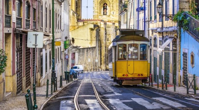 Τι συμβαίνει στις χώρες που οι 60+ εμβολιάστηκαν σχεδόν καθολικά -Τα στοιχεία για Πορτογαλία, Δανία, Σουηδία