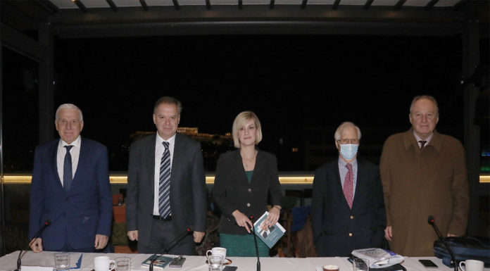 Γιάννος Παπαντωνίου: Παρουσίαση του βιβλίου Απέναντι στους Ανέμους