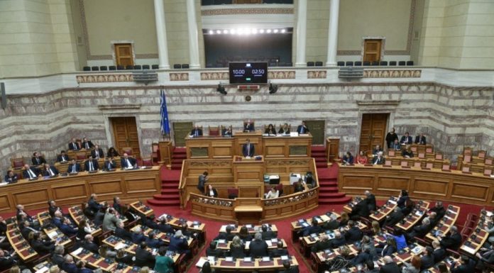 LIVE : Η συζήτηση στη Βουλή για τον πόλεμο στην Ουκρανία
