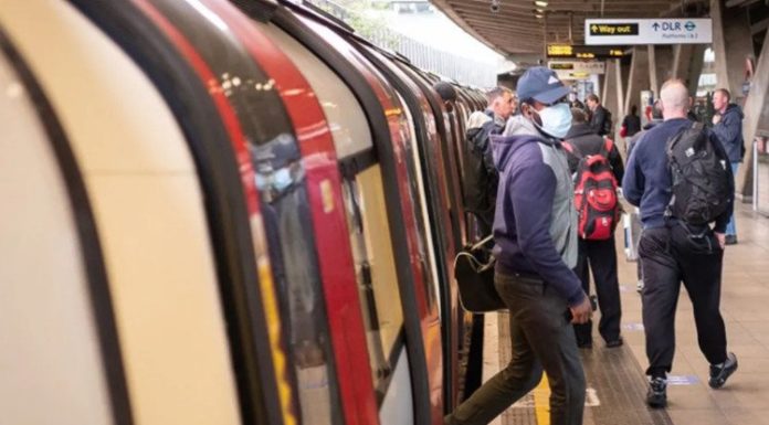 Νέα έρευνα: Σε ποια μέρη έχουμε περισσότερες πιθανότητες να κολλήσουμε Omicron