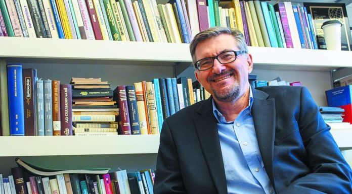 Σέρχιι Πλόκχι: «Η Μόσχα θέλει να εντάξει την Ουκρανία στον μετασοβιετικό χώρο»… Του Άγγελου Αθανασόπουλου