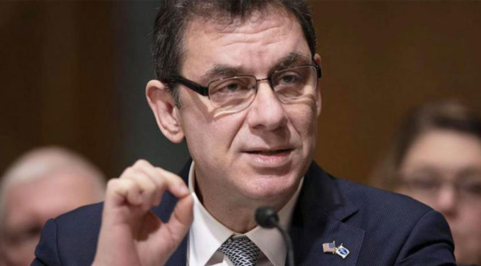 Pfizer: Η αστρονομική αμοιβή του Άλμπερτ Μπουρλά