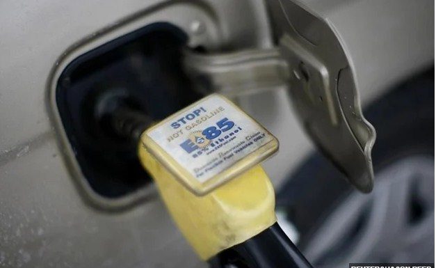 Οι αμερικανικές επιδοτήσεις που στηρίζουν… τον Πούτιν