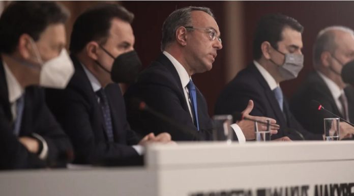 Όλα τα μέτρα ύψους 1,1 δισ. -Επιδότηση καυσίμων, λογαριασμών ρεύματος, επίδομα Πάσχα, ποσά και δικαιούχοι