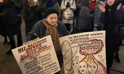 Συνελήφθη στη Ρωσία επιζήσασα της πολιορκίας του Λένινγκραντ που διαδήλωσε κατά του πολέμου στην Ουκρανία