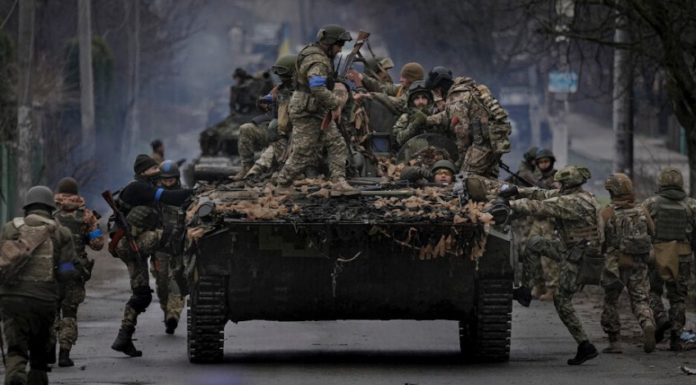 Τόμας Φρίντμαν: Είναι ο πόλεμος στην Ουκρανία ο πρώτος πραγματικά παγκόσμιος πόλεμος;