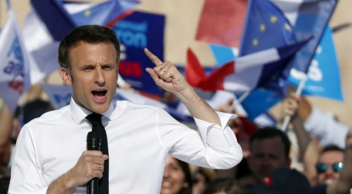 Τα κόμματα υπέρ του Μακρόν ενώνουν τις δυνάμεις τους σε «συνομοσπονδία»