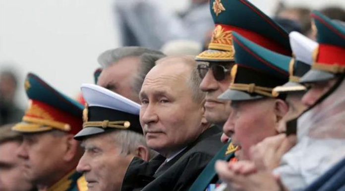 Το πραξικόπημα στο Κρεμλίνο… Της Nina Khrushcheva