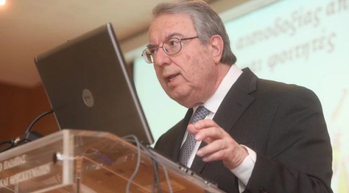 «Διεθνής ντροπή»: Οργή από τον Μπαμπινιώτη για το «Turkaegean» της τουριστικής καμπάνιας της Άγκυρας