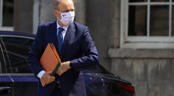 Ιρλανδός Πρωθυπουργός: «Απαράδεκτη» η παρεμπόδιση σχηματισμού κυβέρνησης της Β. Ιρλανδίας