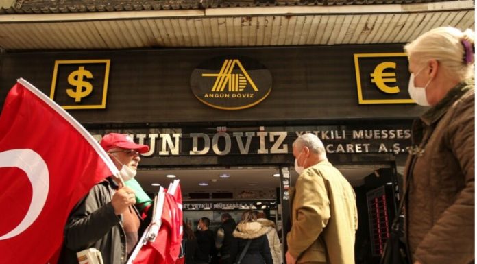 Τουρκία: Συνεχίζεται η ελεύθερη πτώση της λίρας