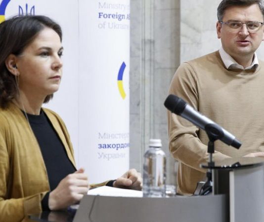 Θετική η Γερμανία στην πρόταση Μακρόν για «Ευρωπαϊκή Πολιτική Κοινότητα» εναλλακτική της διεύρυνσης