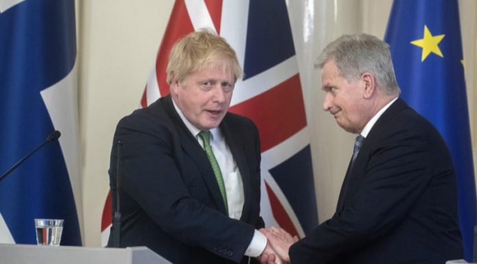 «Επισημοποιήθηκε» η συνεργασία στην ασφάλεια μεταξύ Φινλανδίας και Ηνωμένου Βασιλείου