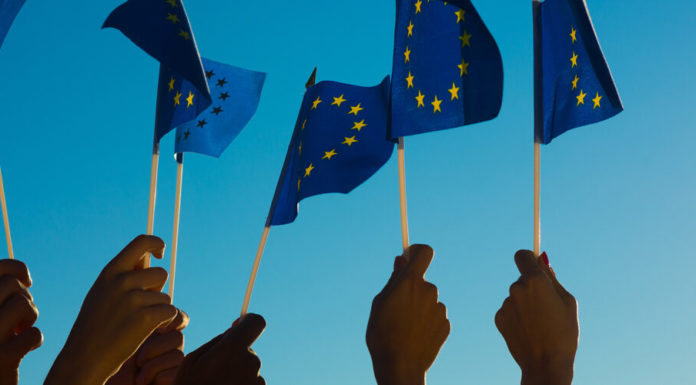 Νεολαία Kαι Ευρωπαϊκή Ένωση: Στάσεις, Προσδιοριστικοί Παράγοντες Και Διαγενεακές Δυναμικές